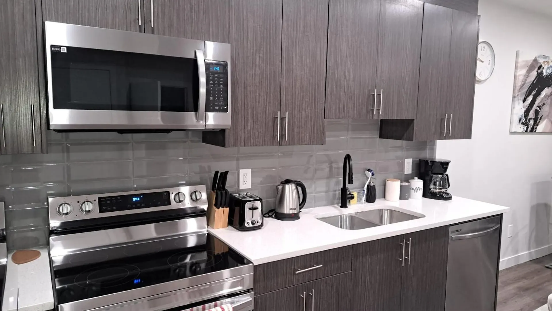 Cozy 2 Bedroom Walkout Basement 卡加利 加拿大